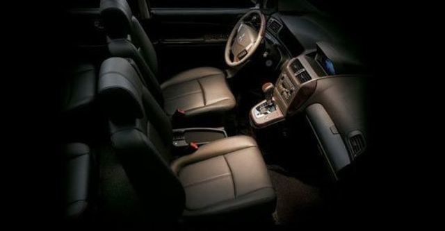 2010 Mitsubishi Savrin 2.4豪華型七人座  第5張相片