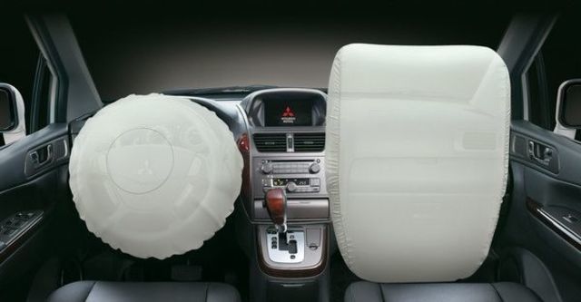 2010 Mitsubishi Savrin 2.4豪華型七人座  第7張相片