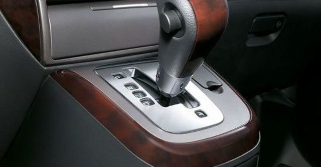 2010 Mitsubishi Savrin 2.4豪華型七人座  第12張相片