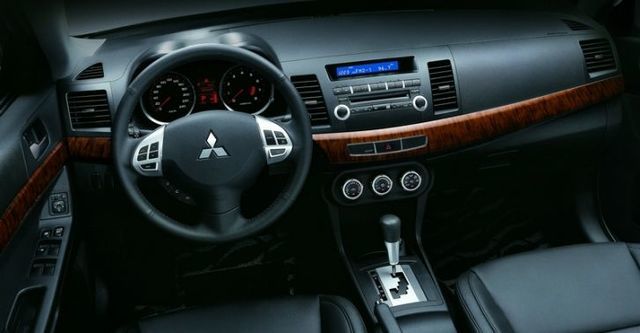 2009 Mitsubishi Lancer Fortis 1.8精典型  第4張相片