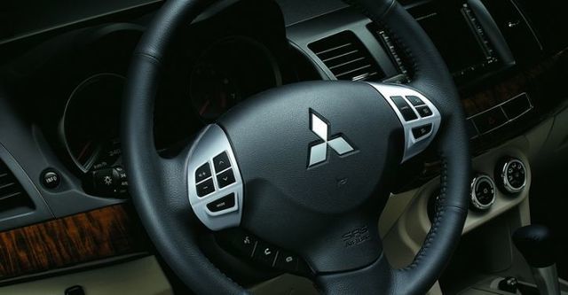 2009 Mitsubishi Lancer Fortis 1.8雅致型  第5張相片