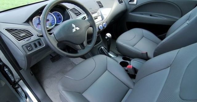 2009 Mitsubishi Super Zinger 2.4 精緻型  第15張相片