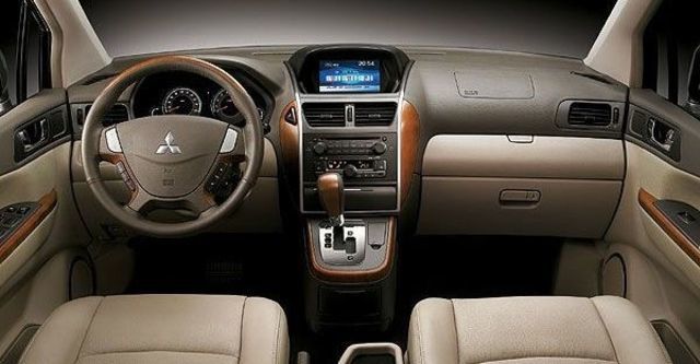 2008 Mitsubishi Savrin 2.4 EXi 尊貴型  第7張相片