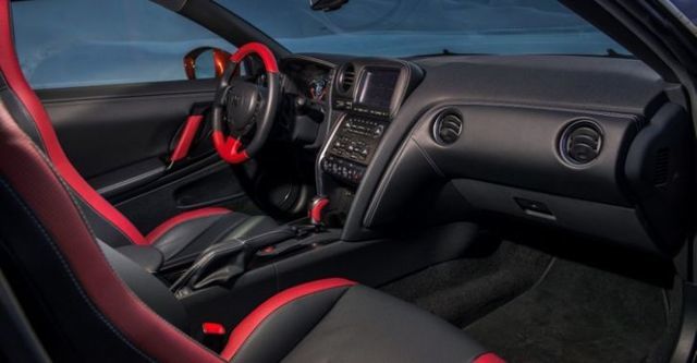 2015 Nissan GT-R 3.8 Black Edition  第9張相片