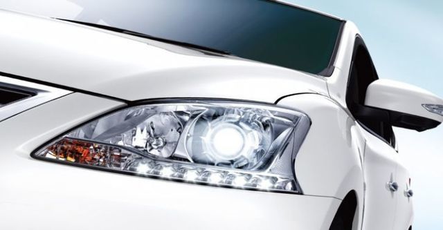 2015 Nissan Sentra 1.8 豪華版  第4張相片