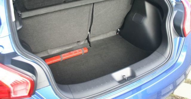 2014 Nissan Tiida 5D Turbo豪華版  第10張相片