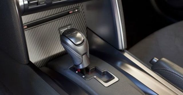 2013 Nissan GT-R Black Premium  第10張相片