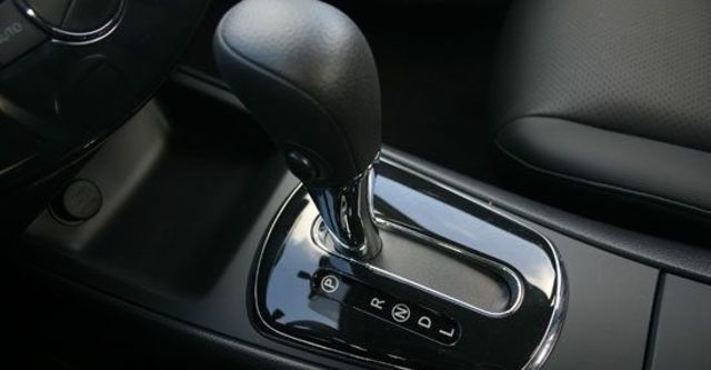 2013 Nissan Tiida 5D 1.6 SL規  第7張相片