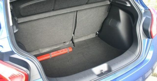 2013 Nissan Tiida 5D 1.6 S規  第8張相片