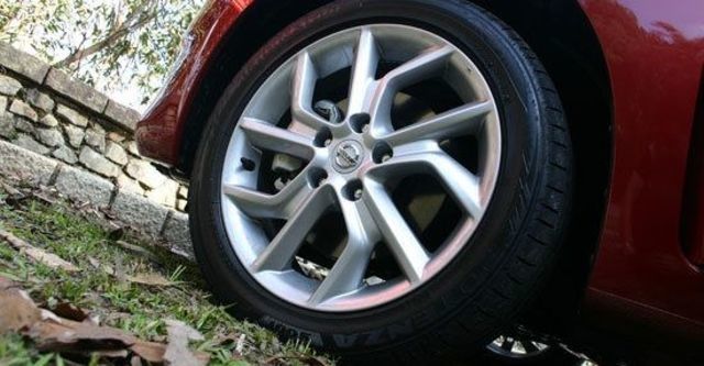 2013 Nissan Tiida 5D 1.6 Turbo S規  第4張相片