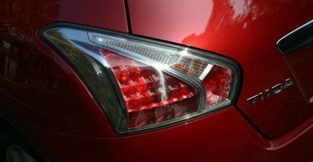 2013 Nissan Tiida 5D 1.6 Turbo S規  第6張相片