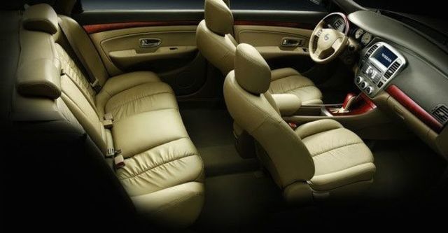 2012 Nissan Bluebird 2.0 L  第7張相片