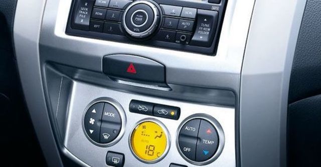 2012 Nissan Livina 1.6 H  第6張相片