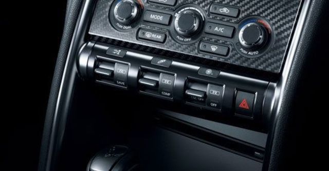 2011 Nissan GT-R Coupe  第4張相片