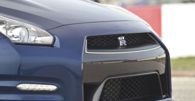 2011 Nissan GT-R Coupe  第7張相片
