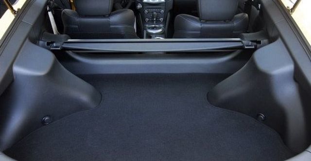 2010 Nissan 370Z Coupe  第7張相片