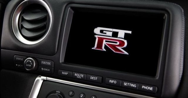 2010 Nissan GT-R Coupe  第7張相片