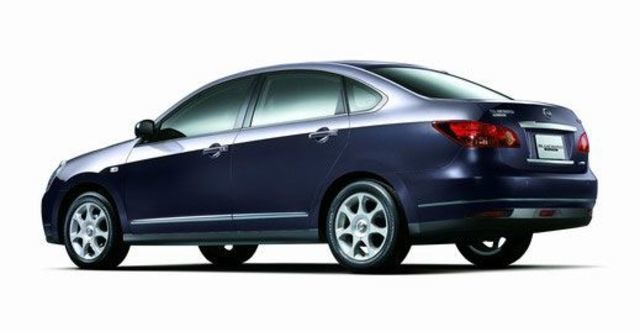2010 Nissan New Bluebird 2.0 P  第11張相片