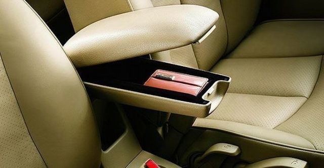 2010 Nissan Tiida 1.8 4D B  第8張相片