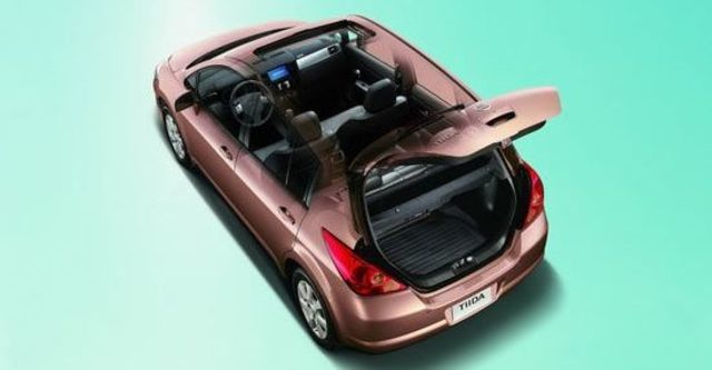 2010 Nissan Tiida 1.8 5D B  第7張相片