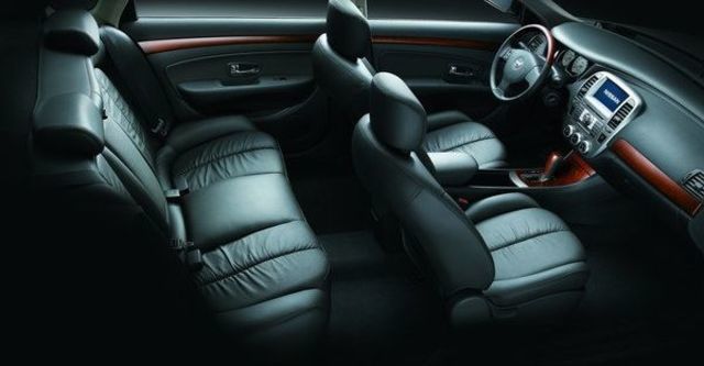 2009 Nissan New Bluebird 2.0 P  第7張相片