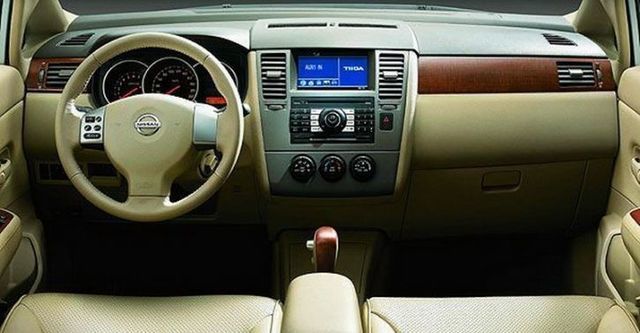 2009 Nissan Tiida 1.8 5D P  第4張相片