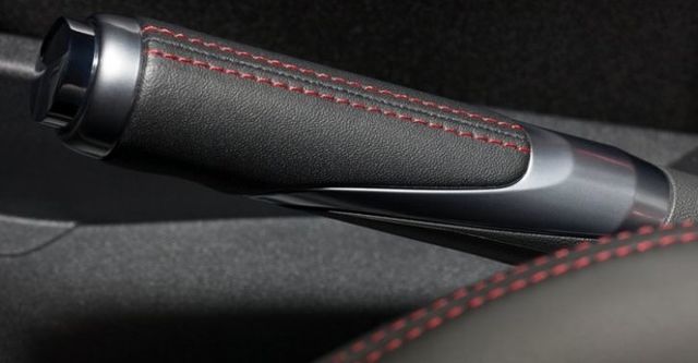 2015 Peugeot 208 GTi  第10張相片