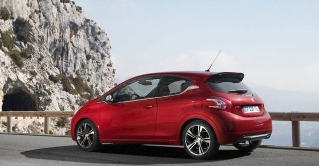 2014 Peugeot 208 GTi  第6張相片