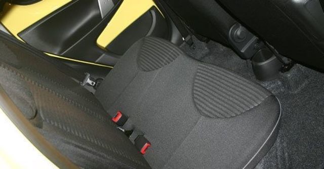 2013 Peugeot 107 羅浮經典版  第7張相片