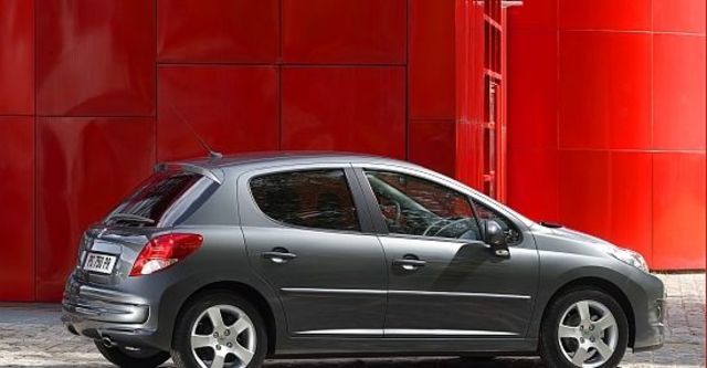 2013 Peugeot 207 1.6全景天窗版  第5張相片