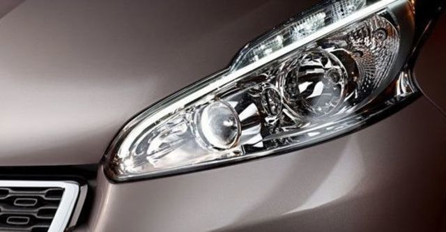 2013 Peugeot 208 1.6 e-HDi  第7張相片