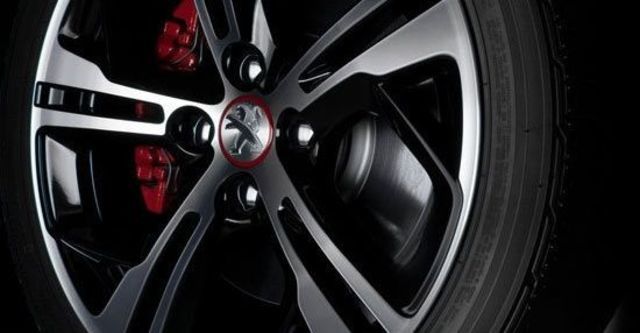 2013 Peugeot 208 GTi  第7張相片