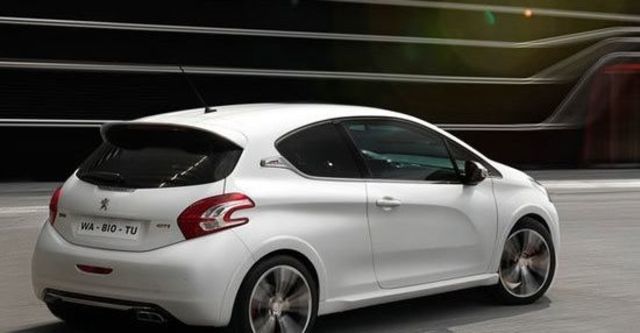 2013 Peugeot 208 GTi  第11張相片