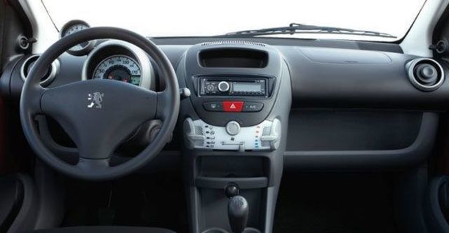 2012 Peugeot 107 羅浮經典版  第5張相片