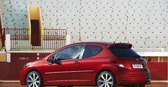 2010 Peugeot 207 GTi 1.6  第6張相片
