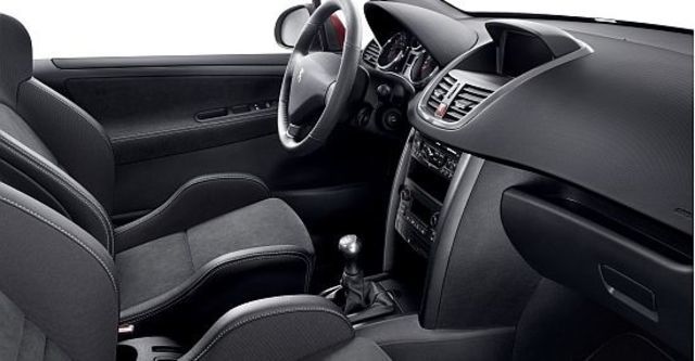 2010 Peugeot 207 GTi 1.6  第8張相片