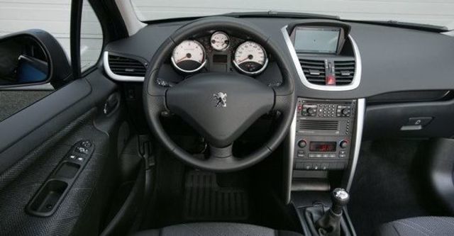 2009 Peugeot 207 1.6 5D全景天窗版  第6張相片