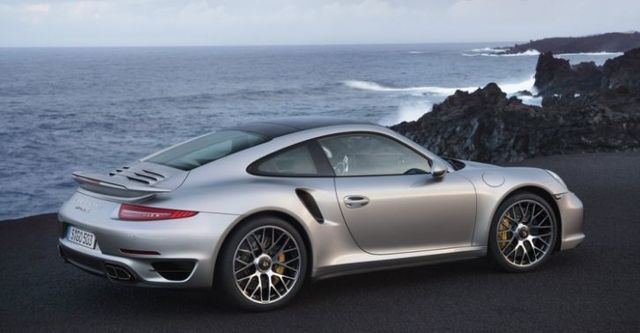 2015 Porsche 911 Turbo S Coupe  第5張相片