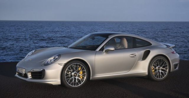 2014 Porsche 911 Turbo S Coupe  第4張相片
