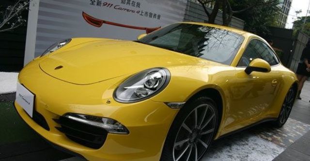 2013 Porsche 911 Carrera 4 Coupe  第1張相片