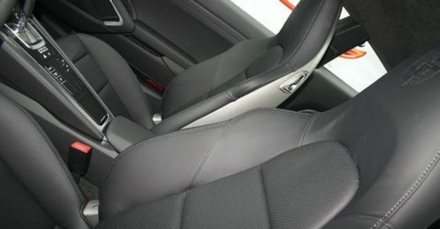 2013 Porsche 911 Carrera 4 Coupe  第8張相片