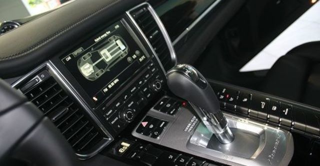 2013 Porsche Panamera S Hybrid  第7張相片