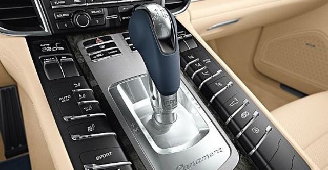 2013 Porsche Panamera Turbo  第12張相片