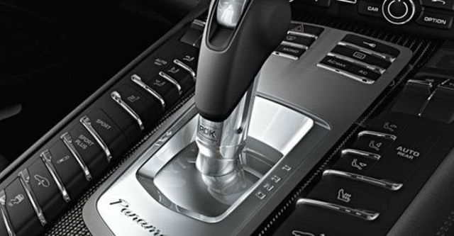 2012 Porsche Panamera GTS  第10張相片