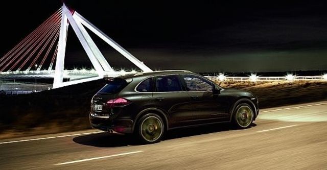 2011 Porsche Cayenne Turbo Tiptronic  第6張相片