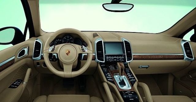 2011 Porsche Cayenne Turbo Tiptronic  第7張相片