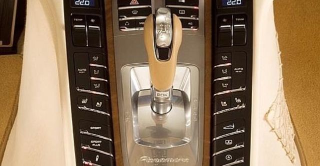 2011 Porsche Panamera S  第11張相片