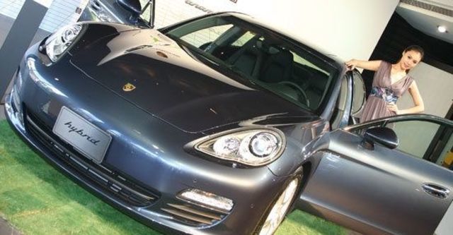 2011 Porsche Panamera S Hybrid  第5張相片