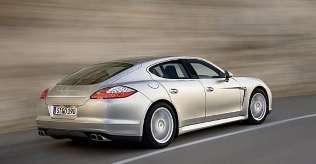 2011 Porsche Panamera Turbo  第6張相片
