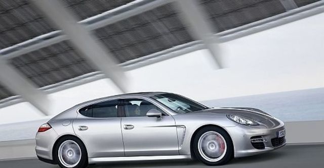 2011 Porsche Panamera Turbo  第8張相片